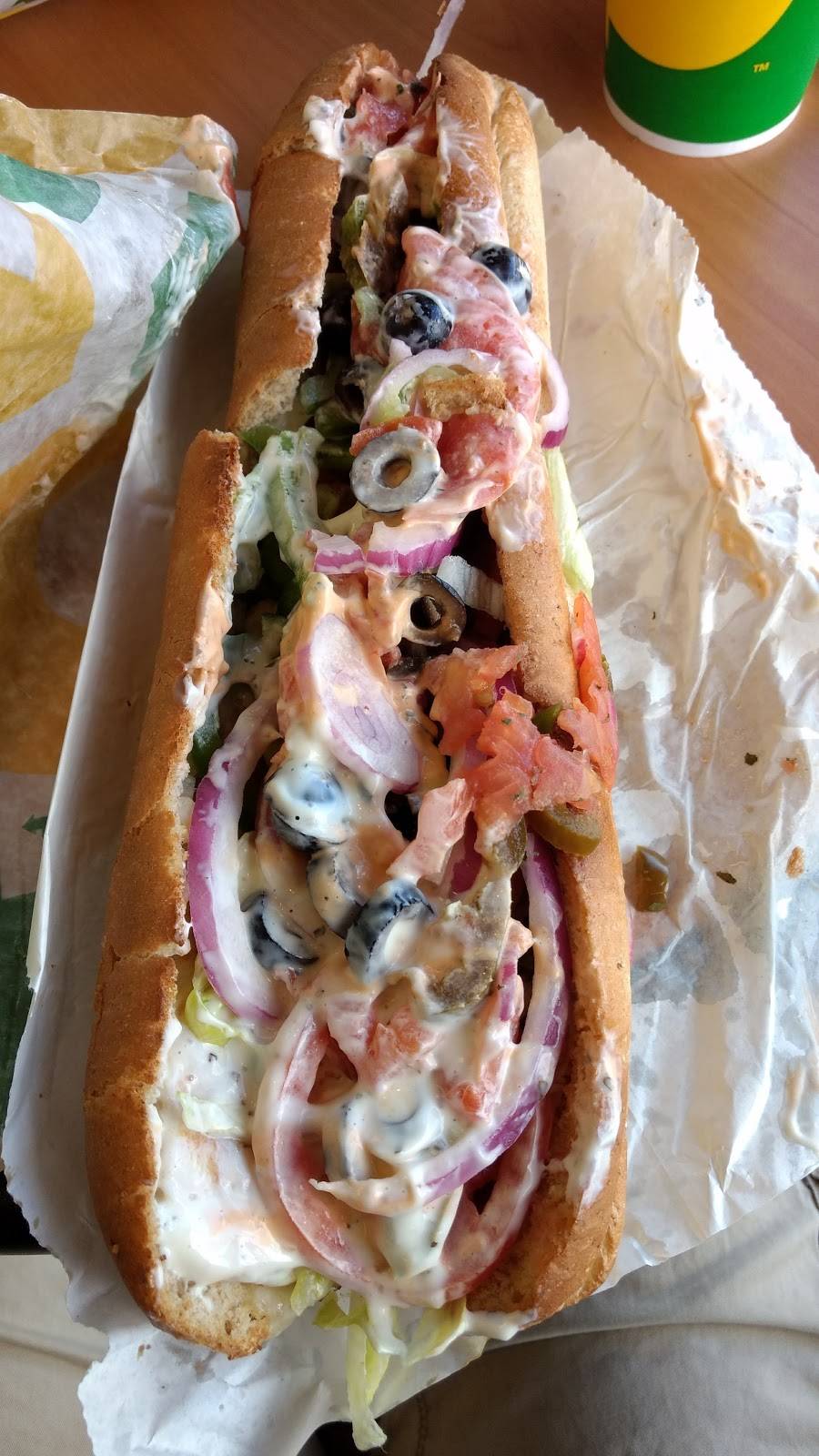 Subway | restaurant | 3945 Plainfield Ave NE, Grand Rapids, MI 49525, USA | 6163633644 OR +1 616-363-3644