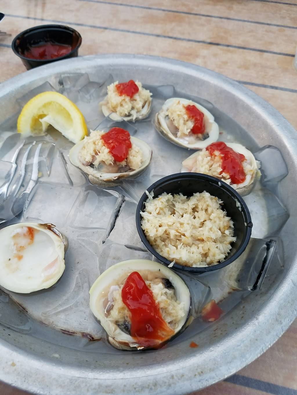 Bakers Water Street Bar & Grille | restaurant | 4 Robbins Pkwy, Toms River, NJ 08753, USA | 7322404800 OR +1 732-240-4800