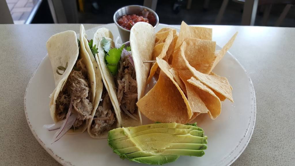 Dakota Junction | restaurant | 2281 Commerce Blvd, Mound, MN 55364, USA | 9524791519 OR +1 952-479-1519