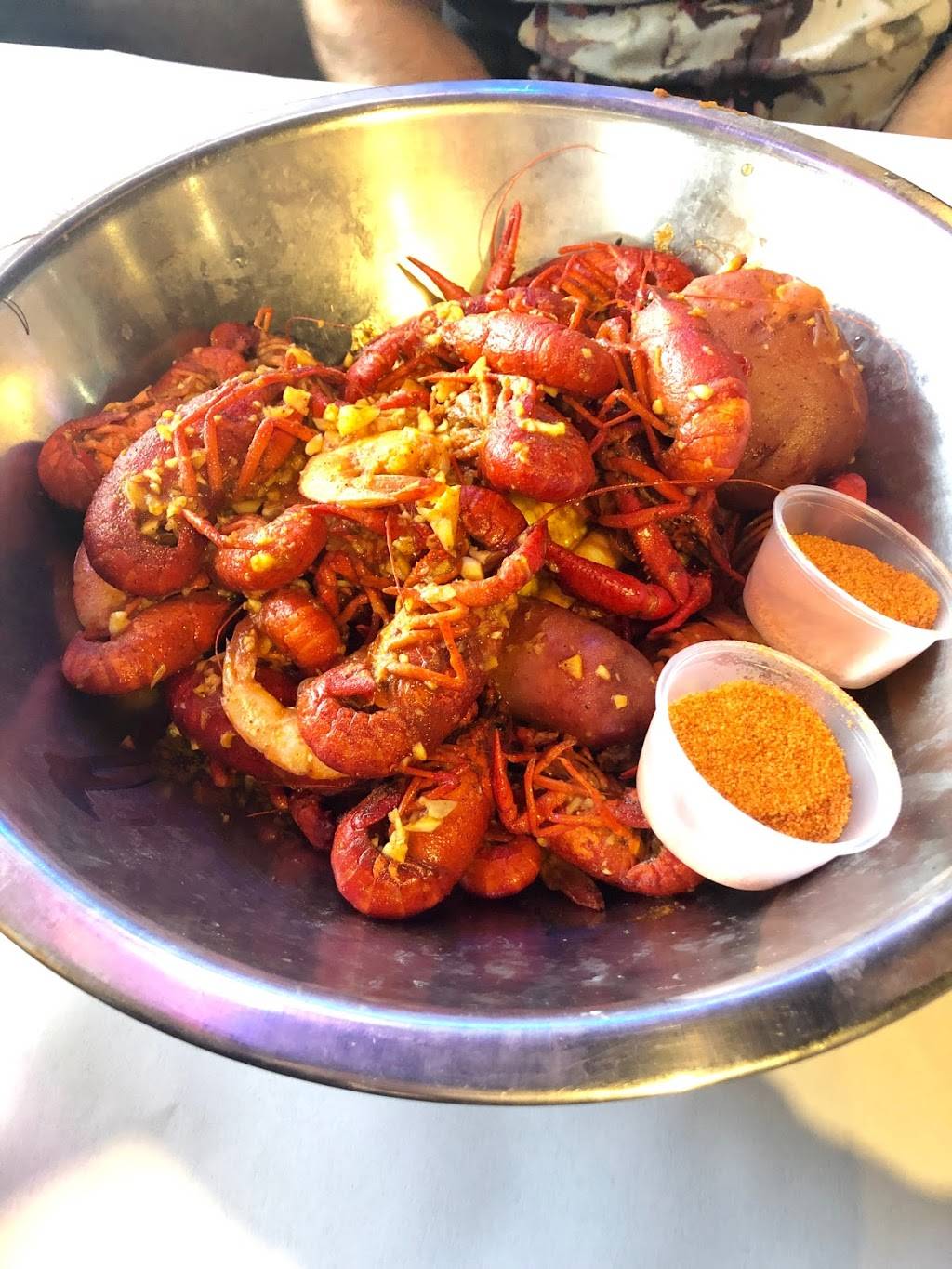 Crazy Cajun Seafood & Sports | restaurant | 13280 Northwest Fwy, Houston, TX 77040, USA | 7136905586 OR +1 713-690-5586