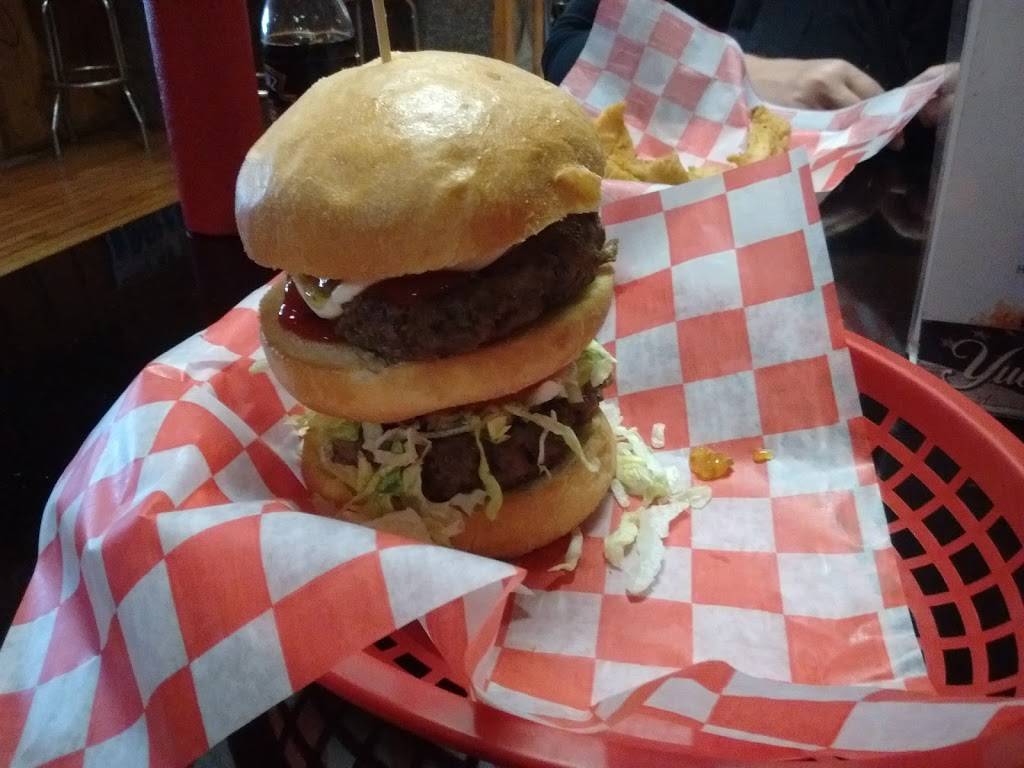 Smokin Js Country Corner Inn | restaurant | 17880 Cole Rd, Conneautville, PA 16406, USA | 8146832163 OR +1 814-683-2163