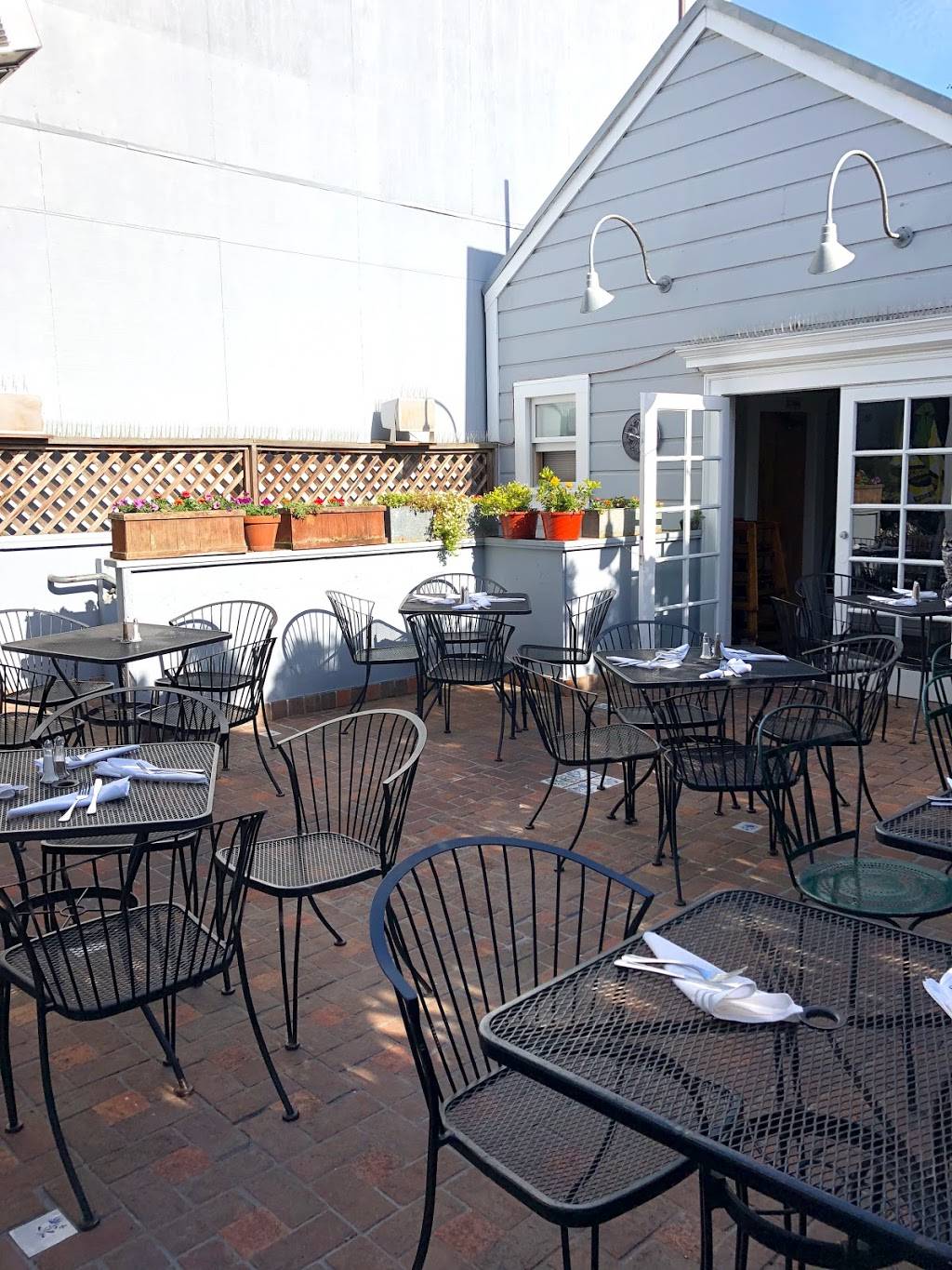 Bernal Star | restaurant | 410 Cortland Ave, San Francisco, CA 94110, USA | 4156958777 OR +1 415-695-8777