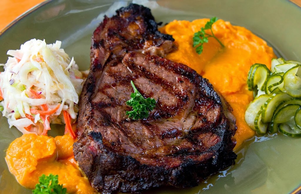 Kikis Sandbar & Grille | restaurant | 183 Barry Ave, Little Torch Key, FL 33042, USA | 3057807753 OR +1 305-780-7753