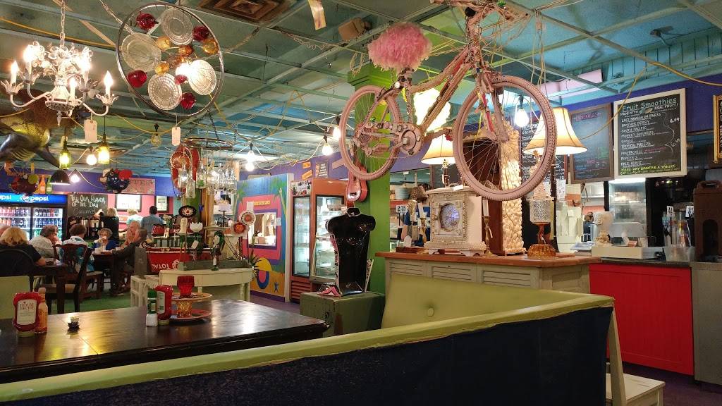 Ginnys & Jane Es Cafe and Gift Store | cafe | 9807 Gulf Dr, Anna Maria, FL 34216, USA | 9417783170 OR +1 941-778-3170