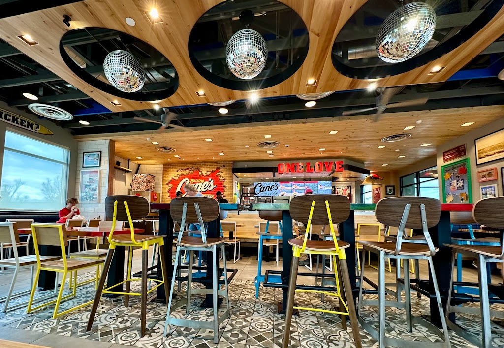 Raising Canes Chicken Fingers | restaurant | 3071 Plank Rd, Fredericksburg, VA 22401, USA | 5713885759 OR +1 571-388-5759