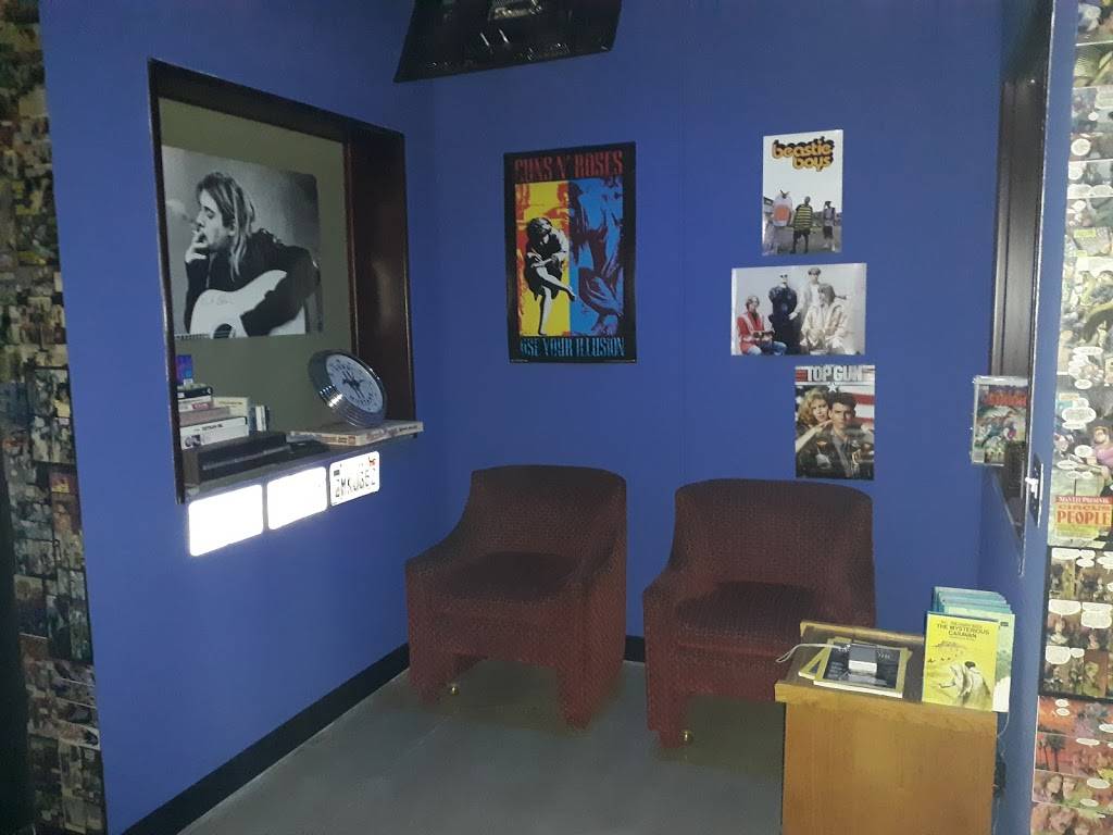 Glitch Restaurant & Arcade | restaurant | 2080 N Palm Canyon Dr, Palm Springs, CA 92262, USA | 2133575674 OR +1 213-357-5674