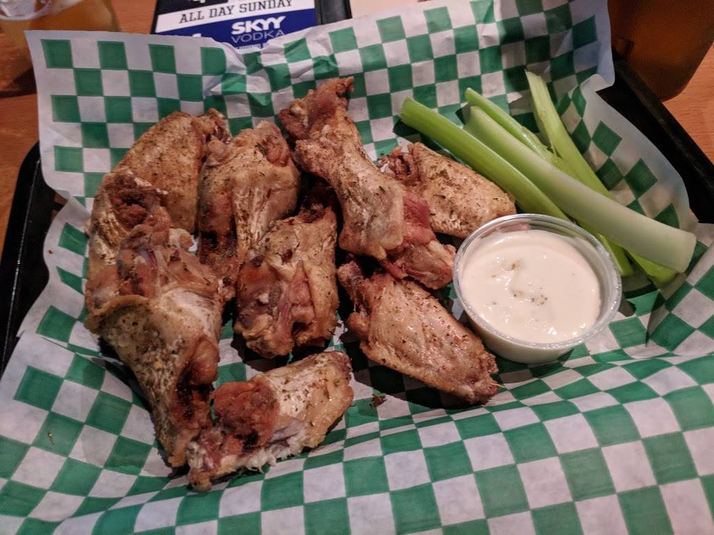 Buckets Grill & Tap | restaurant | 4535 Gunn Hwy, Tampa, FL 33624, USA | 8139602222 OR +1 813-960-2222