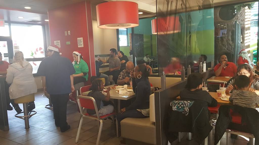 Jack in the Box | restaurant | 2970 E Desert Inn Rd, Las Vegas, NV 89121, USA | 7027331421 OR +1 702-733-1421