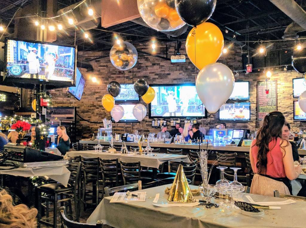 Fire Bar & Grill | night club | 435 Angela Ln, Crystal Lake, IL 60014, USA | 8154593473 OR +1 815-459-3473