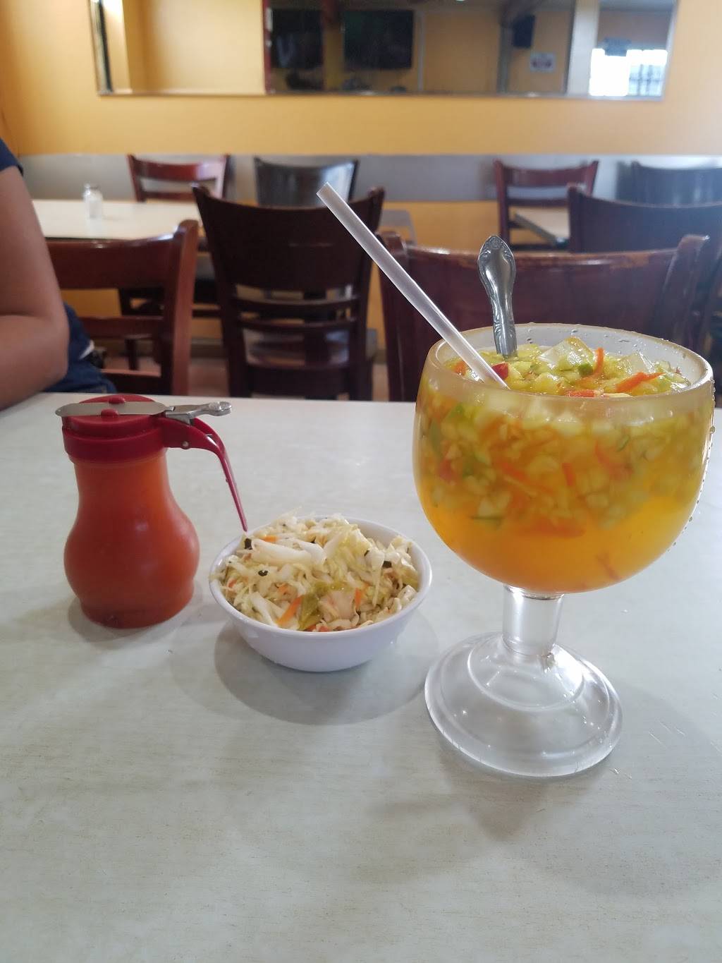 Ilobasco | restaurant | 10022 S Inglewood Ave, Inglewood, CA 90304, USA | 3106716295 OR +1 310-671-6295