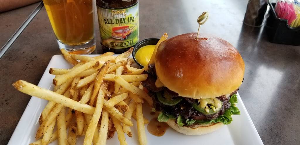 Andiamo | restaurant | Detroit Metropolitan Wayne County Airport (DTW), Worldgateway Pl, Detroit, MI 48242, USA | 7349419330 OR +1 734-941-9330