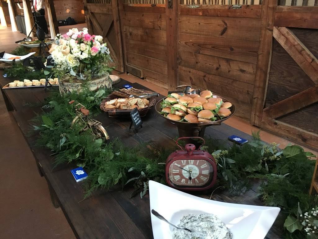 Cape Creations Catering at The York Diner | restaurant | 114 Horizon Park Dr, Savannah, GA 31405, USA | 9123549672 OR +1 912-354-9672