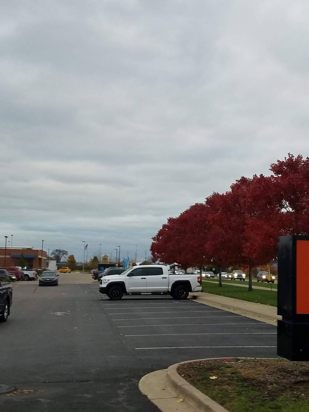 Starbucks | cafe | 20801 Hall Rd, Macomb, MI 48044, USA | 5862563766 OR +1 586-256-3766