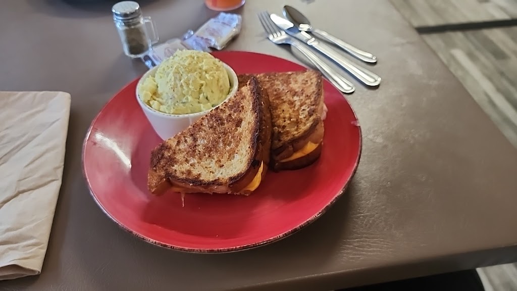 Monicas Cafe | restaurant | 1100 W Hall St, Show Low, AZ 85901, USA | 9282511158 OR +1 928-251-1158