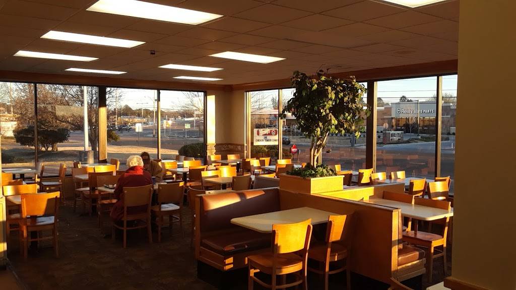 Wendys | restaurant | 714 W Poplar Ave, Collierville, TN 38017, USA | 9018546037 OR +1 901-854-6037