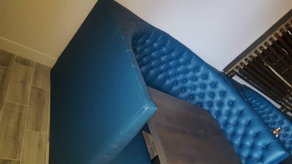 JaXons Bar and Grill | restaurant | 409 N Scottsdale Rd, Scottsdale, AZ 85257, USA | 4809495115 OR +1 480-949-5115