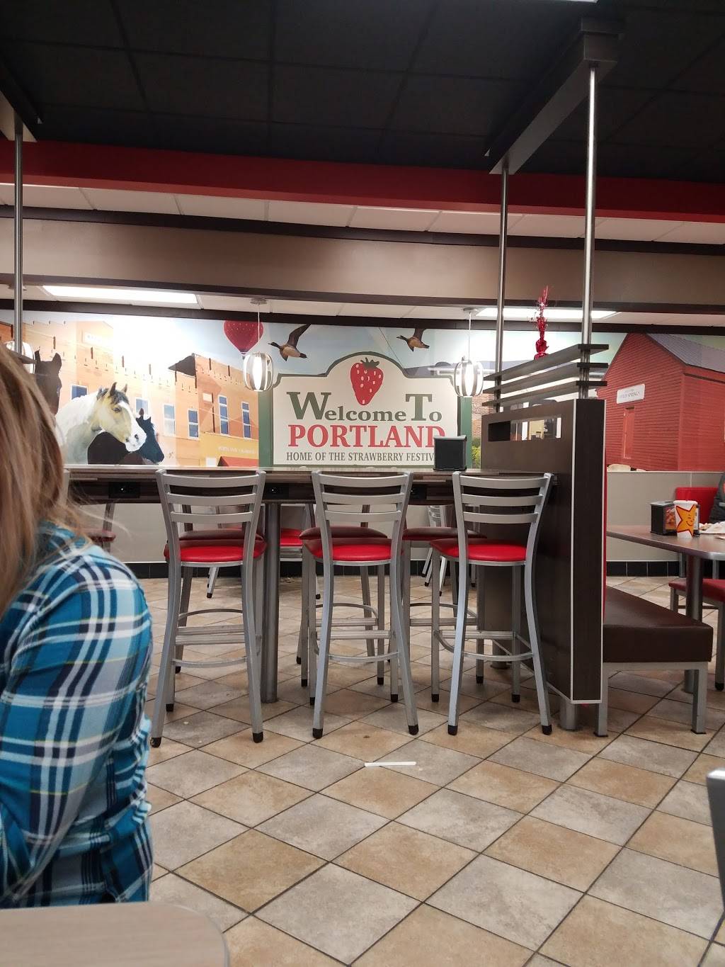 Hardees | restaurant | 411 S Broadway St, Portland, TN 37148, USA | 6153256585 OR +1 615-325-6585