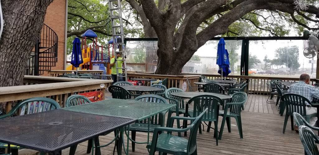 Live Oak Grill | restaurant | 10444 Hempstead Rd, Houston, TX 77092, USA | 7136869625 OR +1 713-686-9625