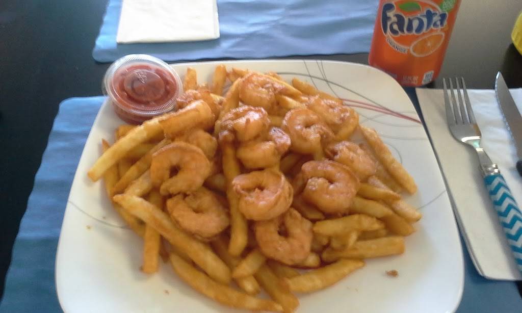 Samanthas Restaurant at Montaup Country Club | restaurant | 500 Anthony Rd, Portsmouth, RI 02871, USA | 40168309554 OR +1 401-683-0955 ext. 4