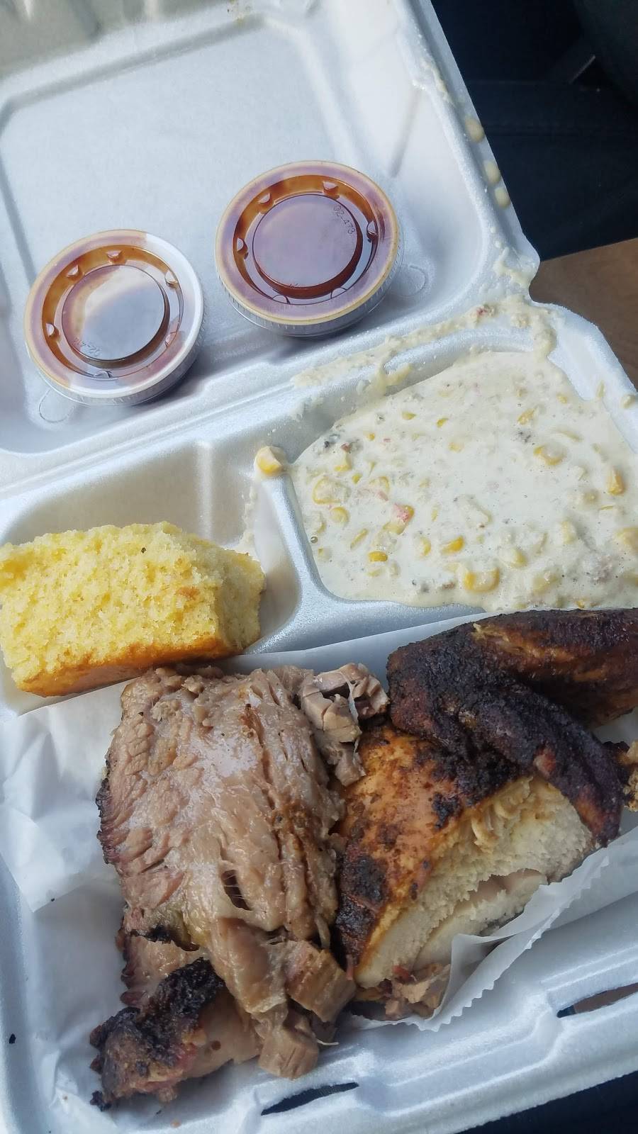 Maxons Blue Country BBQ | restaurant | 20 E Remus Rd, Mt Pleasant, MI 48858, USA | 9893173051 OR +1 989-317-3051