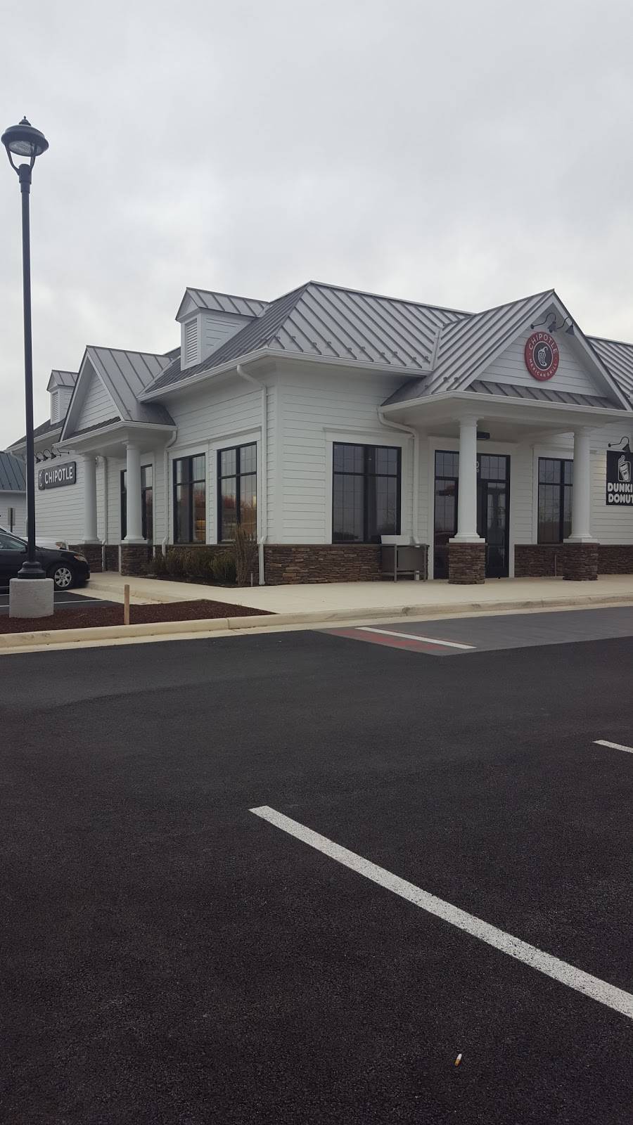 Chipotle Mexican Grill | restaurant | 1200 Wolf Rock Drive #130, Purcellville, VA 20132, USA | 5404413952 OR +1 540-441-3952