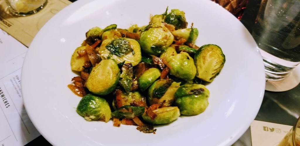 Goose Island Brewhouse | restaurant | 1800 N Clybourn Ave, Chicago, IL 60614, USA | 3129150071 OR +1 312-915-0071