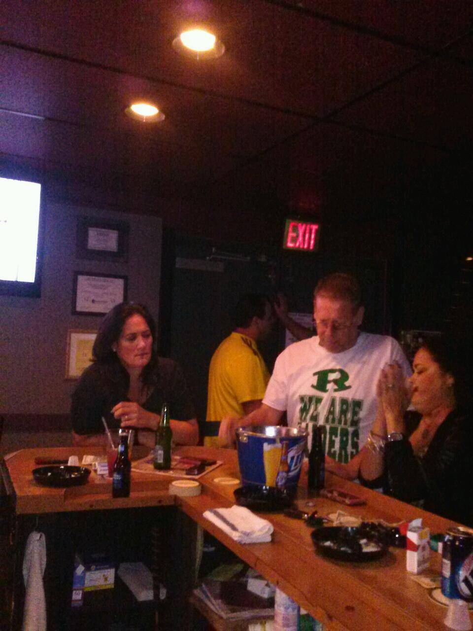 The Falcon Tavern | restaurant | 2012 Delmar Dr, Folcroft, PA 19032, USA | 6105862443 OR +1 610-586-2443