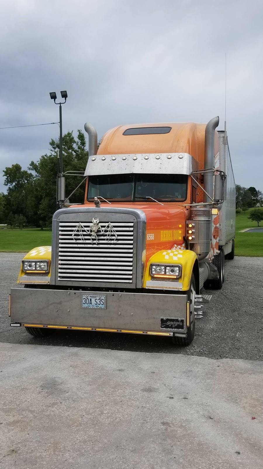 Bearskin Diner | restaurant | 64499 US-60, Wyandotte, OK 74370, USA | 9186783740 OR +1 918-678-3740