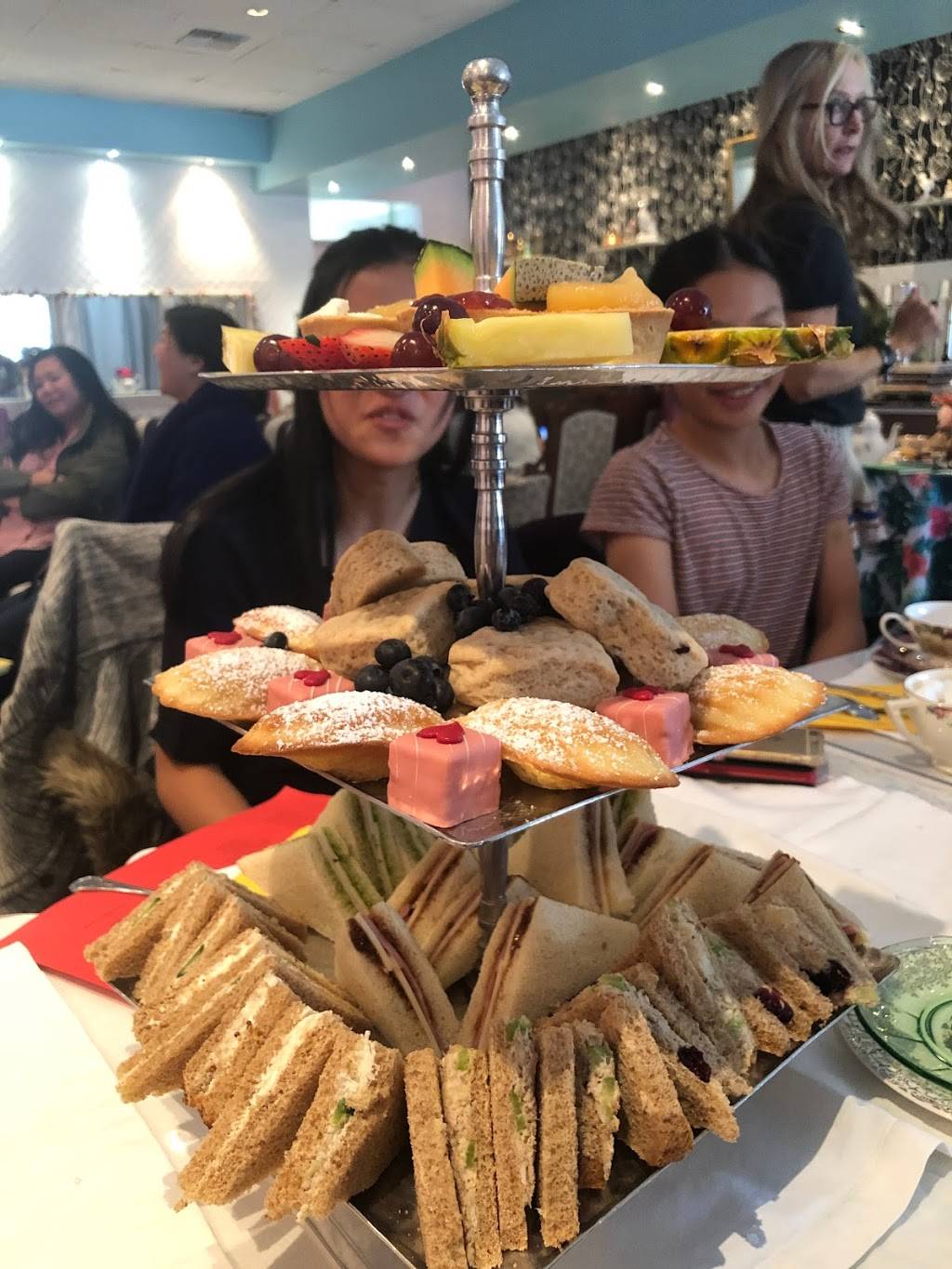 The Tipping Teapot | restaurant | 14482 Big Basin Way, Saratoga, CA 95070, USA | 4088673606 OR +1 408-867-3606