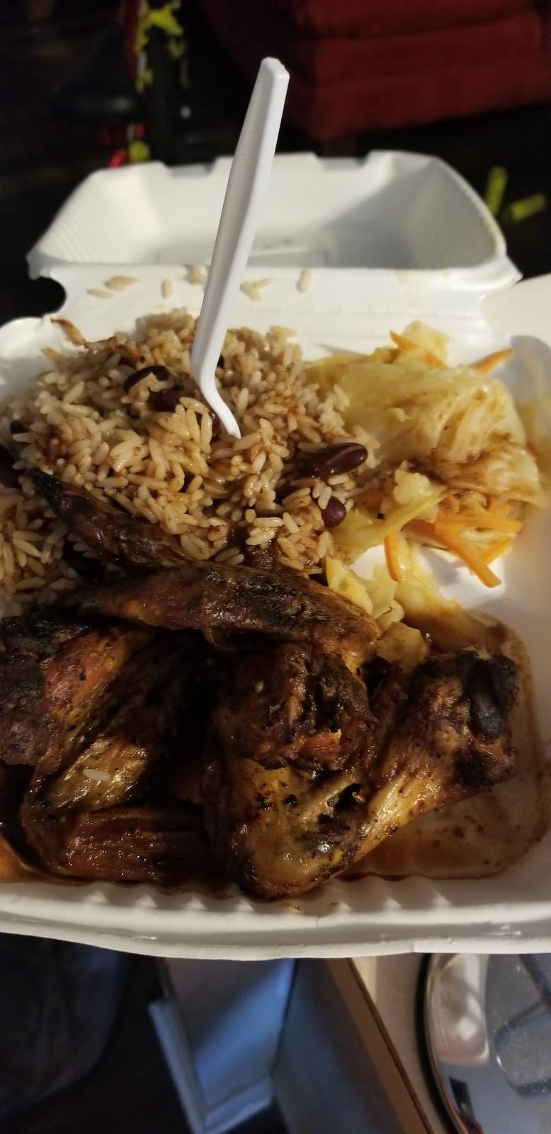 Jamaican Jerk Hut | restaurant | 711 Vandiver Dr, Columbia, MO 65202, USA | 5736079779 OR +1 573-607-9779