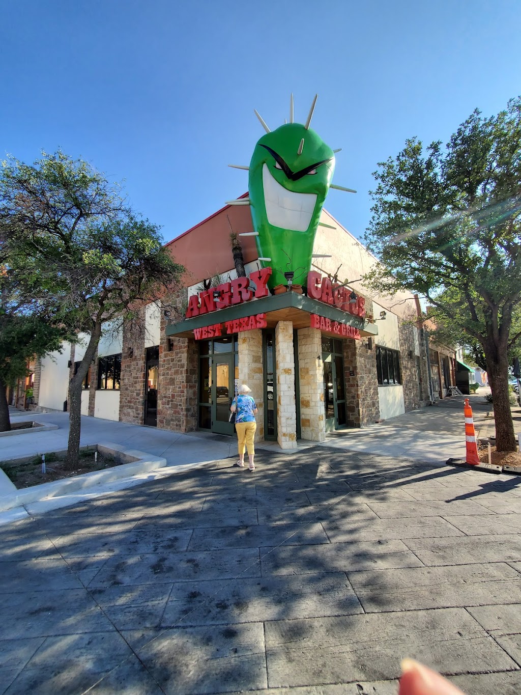 Angry Cactus | restaurant | 1 W Concho Ave, San Angelo, TX 76903, USA | 3257036999 OR +1 325-703-6999