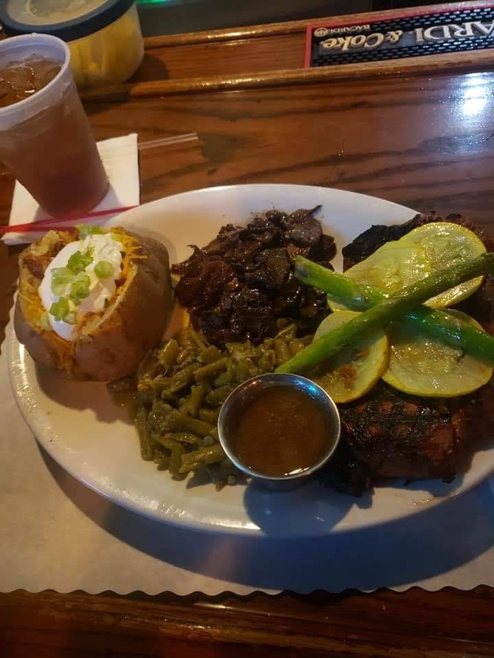 Spotlight Restaurant & Bar | restaurant | 2925 Harvard Ave, Metairie, LA 70006, USA | 5048892311 OR +1 504-889-2311