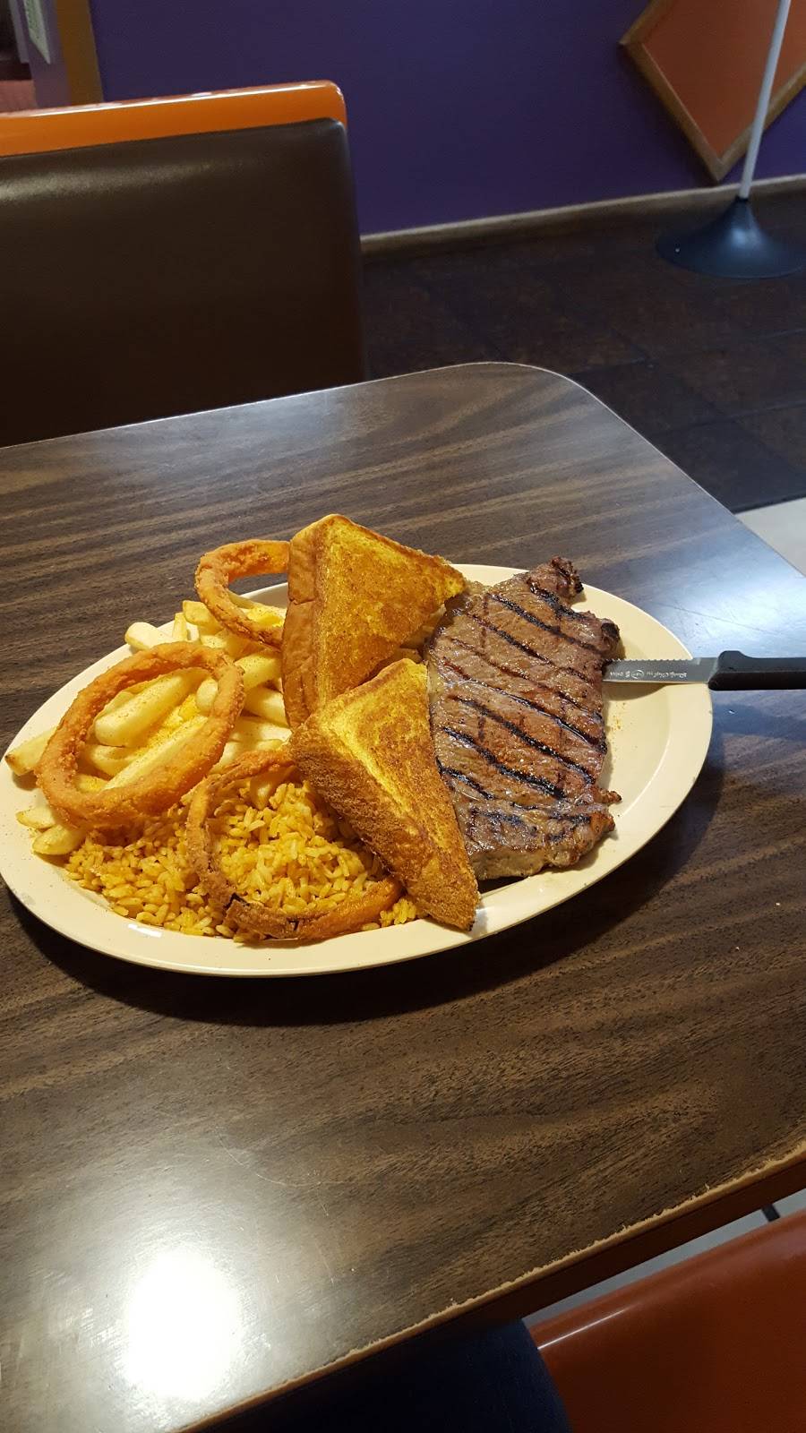 Zorbas Charbroiled Burgers | restaurant | 2019 N Chester Ave, Bakersfield, CA 93308, USA | 6613999171 OR +1 661-399-9171