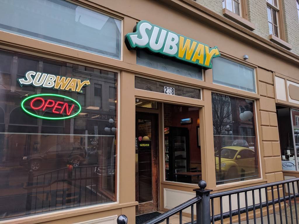 Subway | restaurant | 238 W Main St, Frankfort, KY 40601, USA | 5022273275 OR +1 502-227-3275