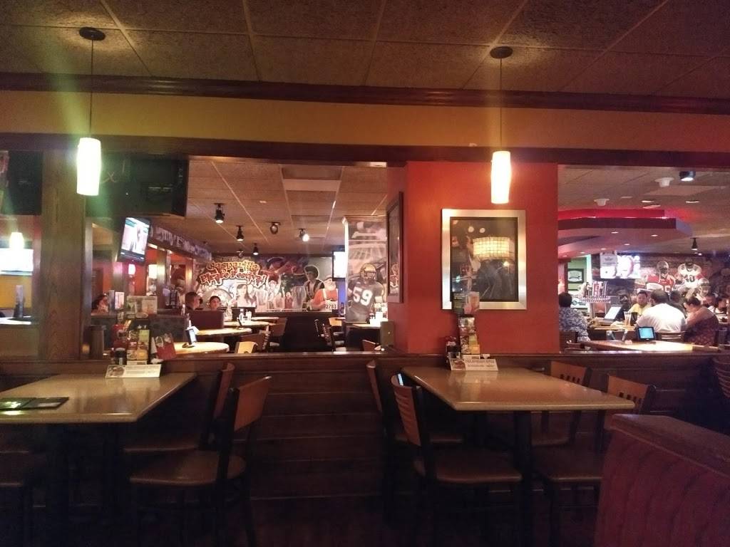 Applebees Grill + Bar | restaurant | 3920 W Hillsborough Ave, Tampa, FL 33614, USA | 8138729666 OR +1 813-872-9666