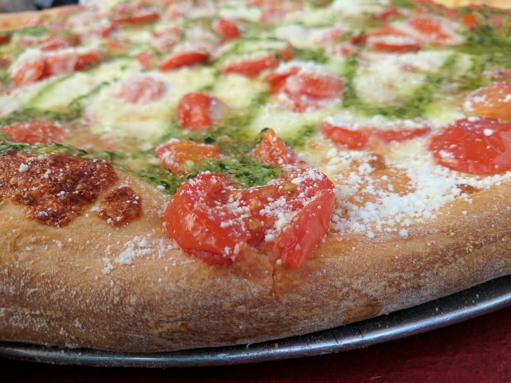 The Roadhouse | restaurant | 1111 W Main St, Riverhead, NY 11901, USA | 6312089888 OR +1 631-208-9888