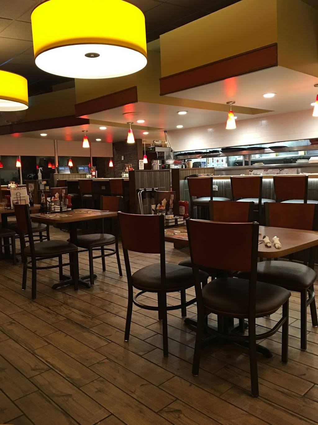 Dennys | restaurant | 110 McHenry Ave, Modesto, CA 95354, USA | 2095295594 OR +1 209-529-5594