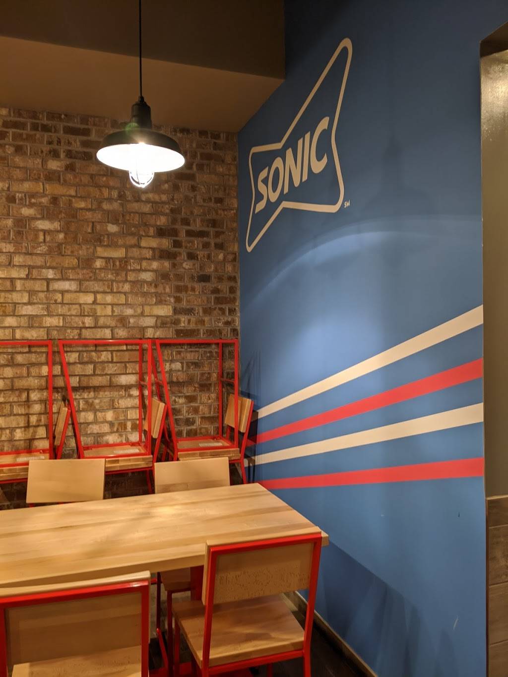 Sonic Drive-In | restaurant | 813 W Cary St, Richmond, VA 23220, USA | 8043620010 OR +1 804-362-0010