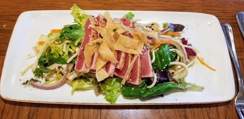 Wind & Waves Grill | restaurant | 9250 Island Grove Terrace, Vero Beach, FL 32963, USA | 7722342000 OR +1 772-234-2000