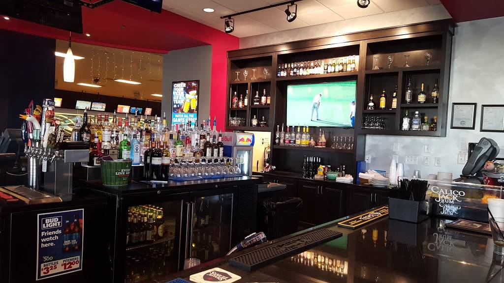 Station 300 Bar & Grill | restaurant | 25 Innovation Dr, Bluffton, SC 29910, USA | 8438152695 OR +1 843-815-2695