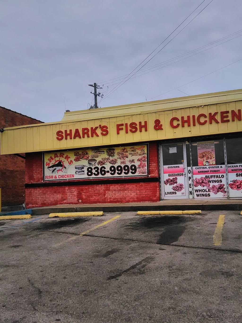 Sharks Fish & Chicken | restaurant | 7700 1st Ave N, Birmingham, AL 35206, USA | 2058369999 OR +1 205-836-9999