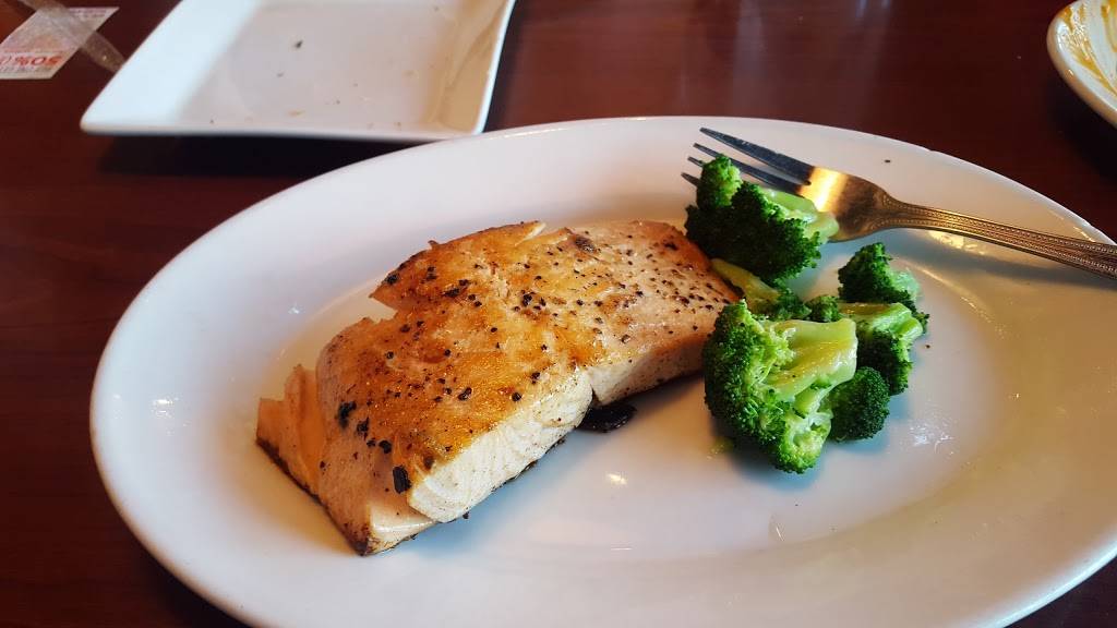 Ruby Tuesday | restaurant | 1360 Airport Rd, Jacksonville, FL 32218, USA | 9047413692 OR +1 904-741-3692