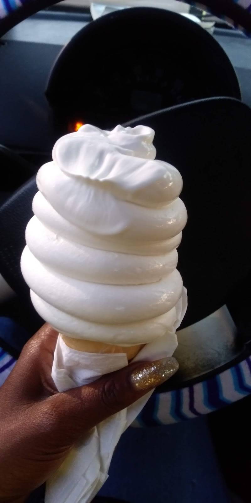 Dixie Queen | restaurant | 2391 Airways Blvd, Memphis, TN 38114, USA | 9017912100 OR +1 901-791-2100