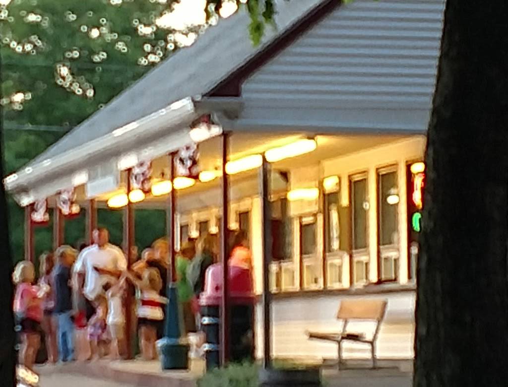 Lone Oak Ice Cream | restaurant | 8708, 175 Milton Rd, Rochester, NH 03868, USA | 6033321809 OR +1 603-332-1809