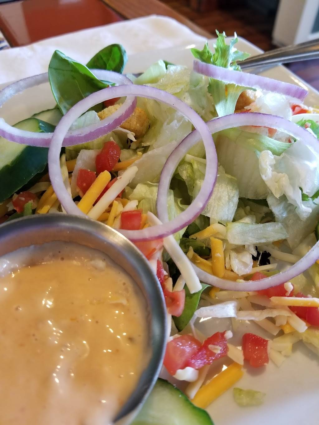 Chilis Grill & Bar | meal takeaway | 240 Danada Square W, Wheaton, IL 60189, USA | 6306902334 OR +1 630-690-2334