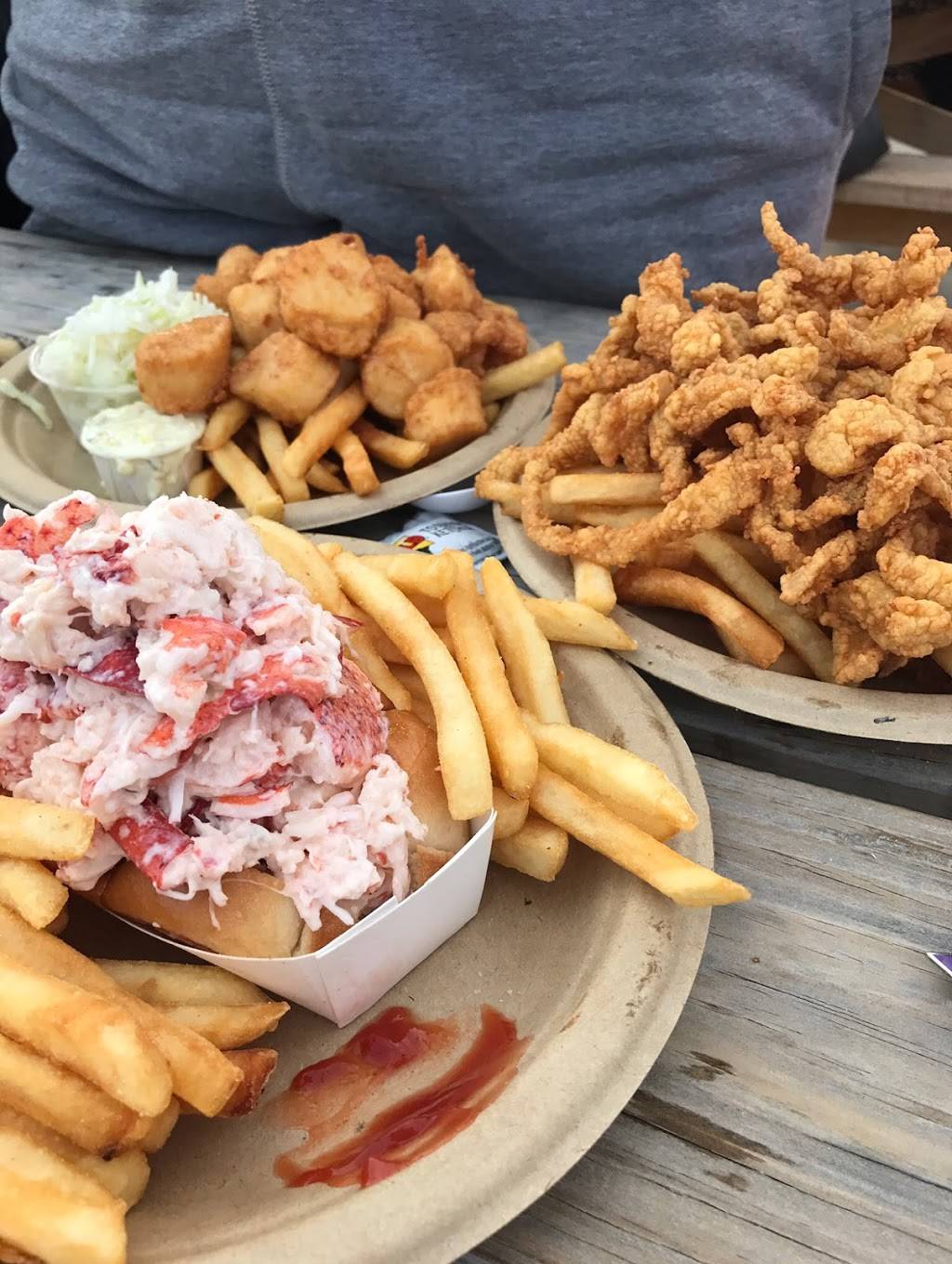 The Seafood Shanty | restaurant | 803 Scenic Hwy, Buzzards Bay, MA 02532, USA | 5088880040 OR +1 508-888-0040