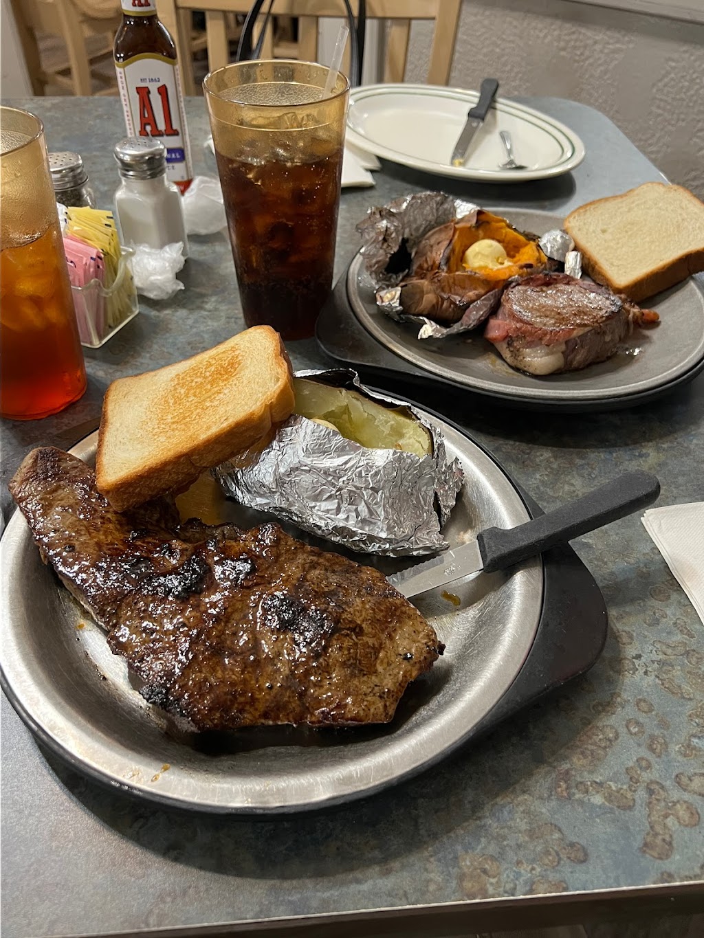 Western Sizzlin Steak House | restaurant | 3210 E Race Ave #4810, Searcy, AR 72143, USA | 5012682464 OR +1 501-268-2464