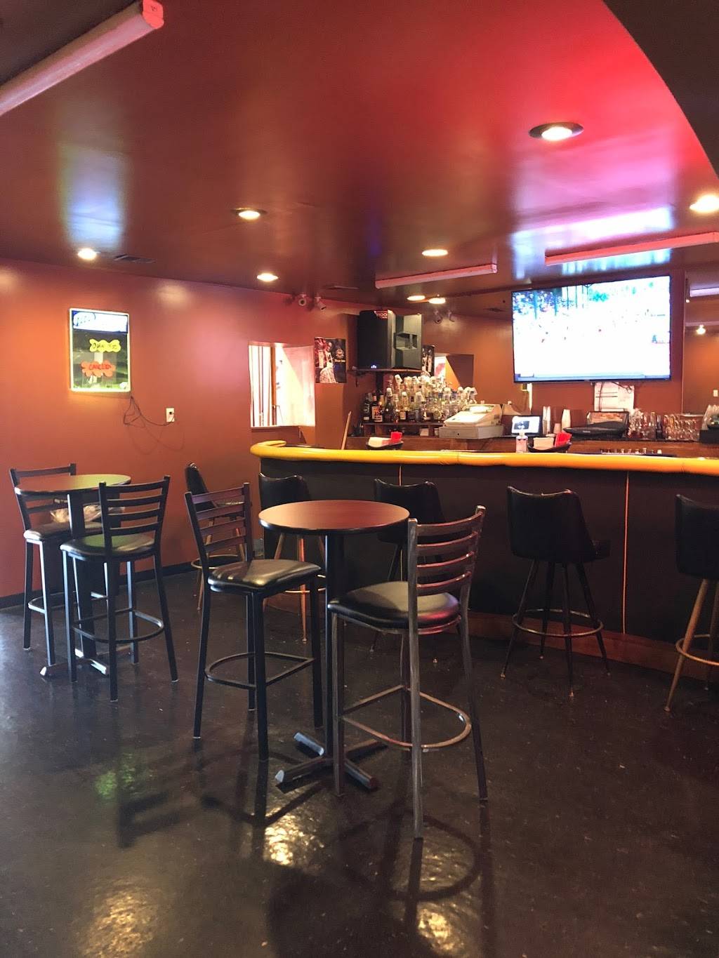 Southern Hospitality | restaurant | 2824, 3402 W Broadway, Louisville, KY 40211, USA | 5028221474 OR +1 502-822-1474