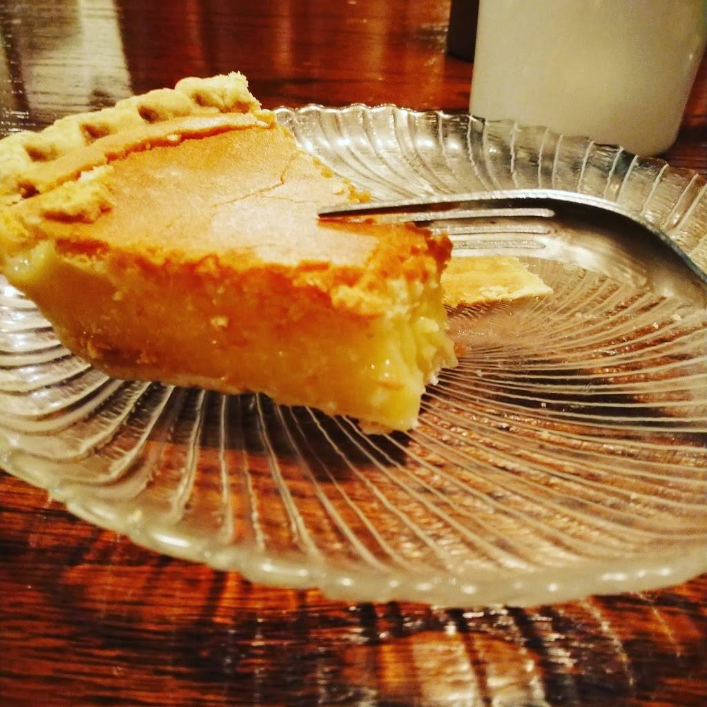 Ernies Restaurant | restaurant | 1010 John Randolph Blvd, South Boston, VA 24592, USA | 4345723423 OR +1 434-572-3423