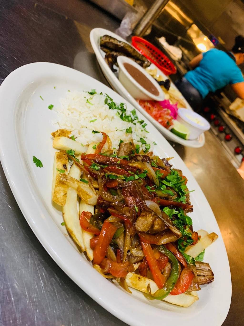 La Catrachada Mexican & latino grill | restaurant | 737 Dolly Parton Pkwy, Sevierville, TN 37862, USA | 8653651834 OR +1 865-365-1834